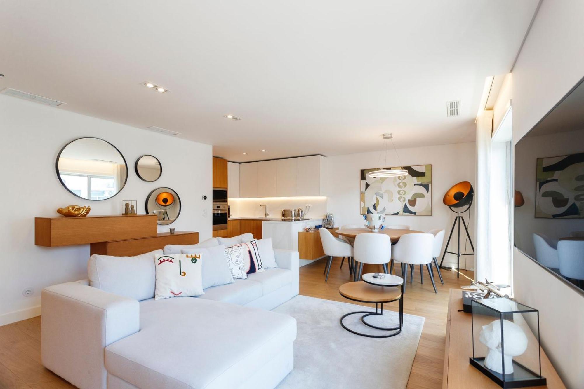 Luxurious With Balcony In The Parque Eduardo Vii Region *