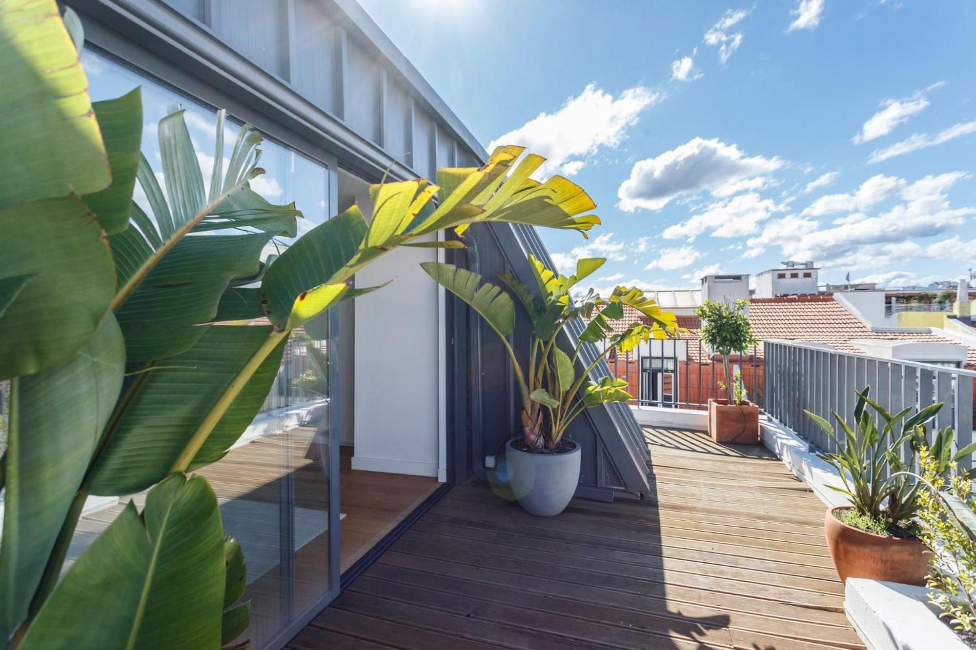 Luxurious With Balcony In The Parque Eduardo Vii Region Apartment *