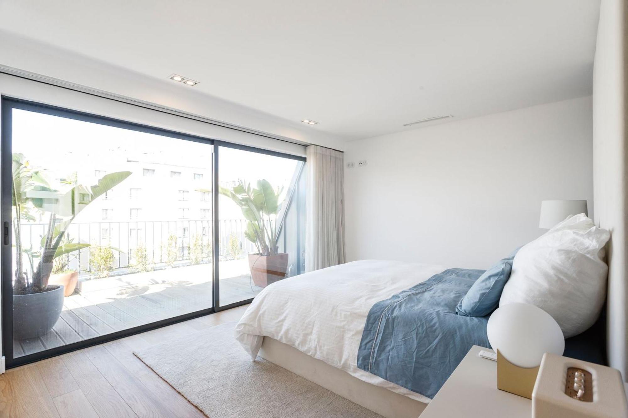 Luxurious With Balcony In The Parque Eduardo Vii Region *
